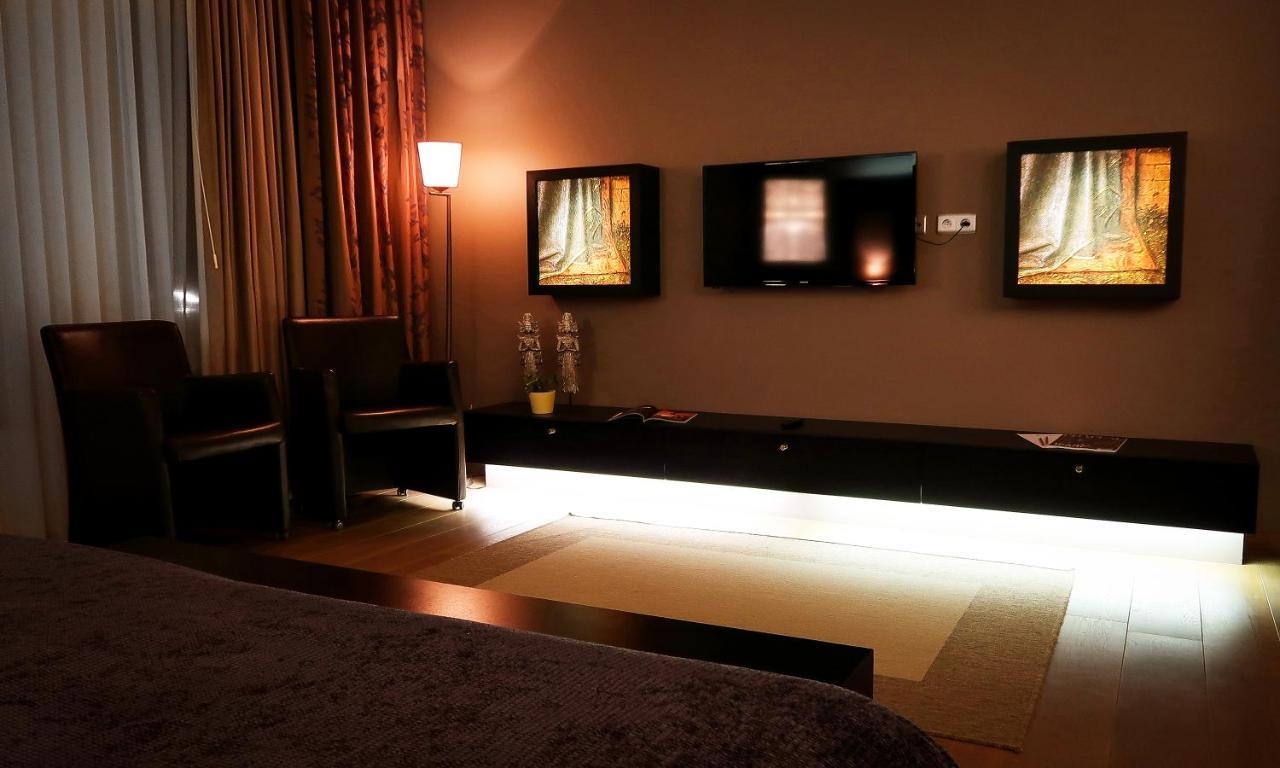 Hotel Van Eyck Maaseik Eksteriør bilde